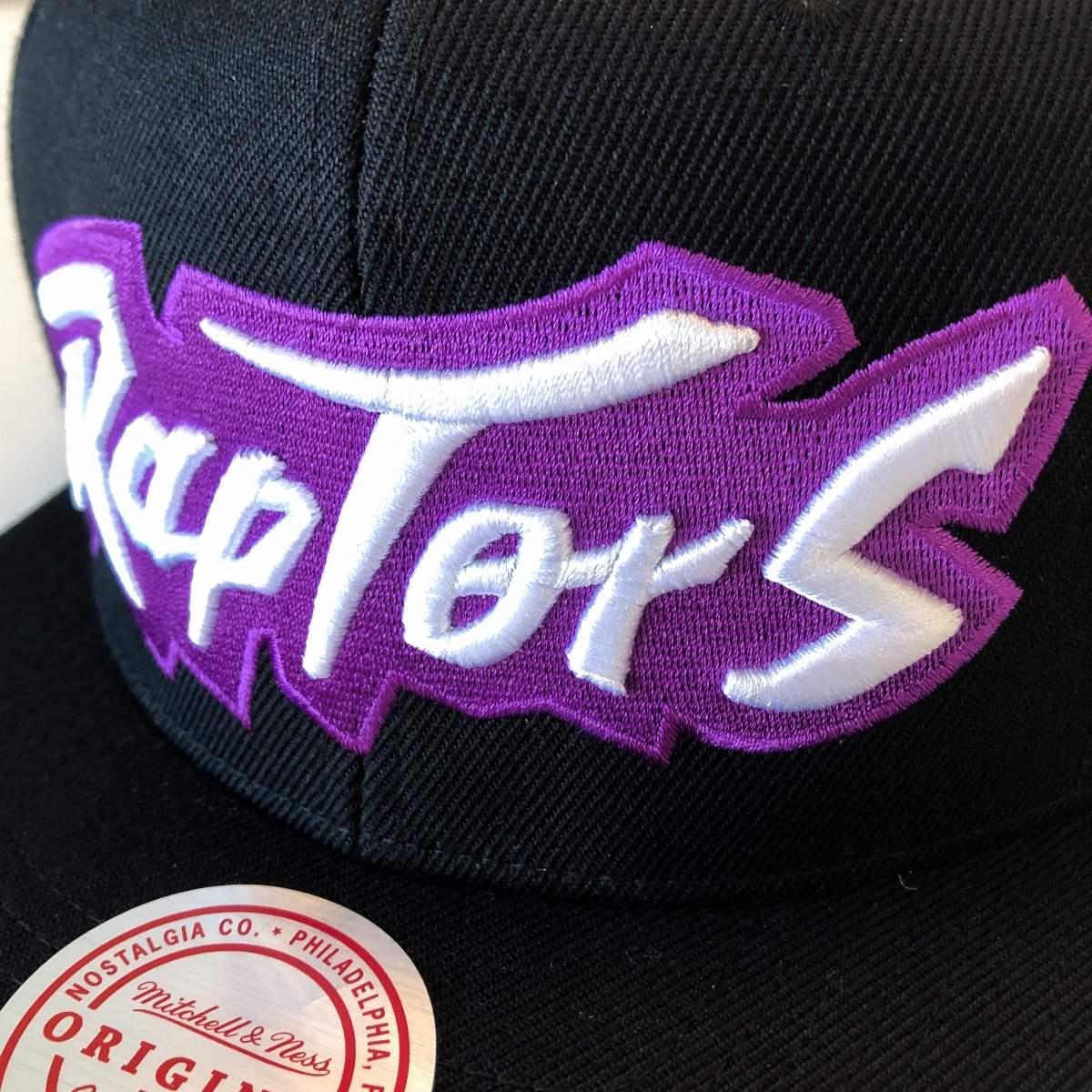 Toronto raptors mitchell and ness snapback discount