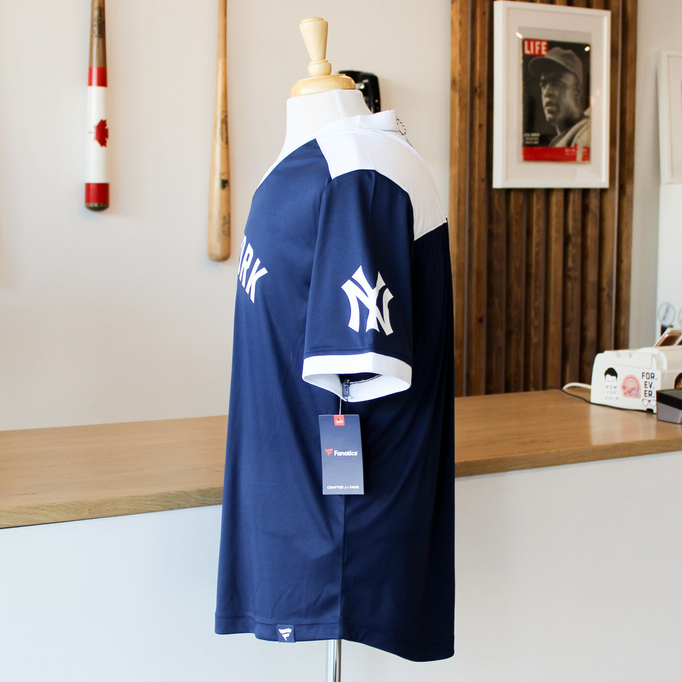 Fanatics True Classics Walk Off New York Yankees V-Neck Shirt – Tailgate  Mercantile Company